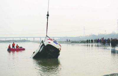 梦见涨洪水是什么兆头(梦见涨洪水是什么兆头,人都快被冲走了)